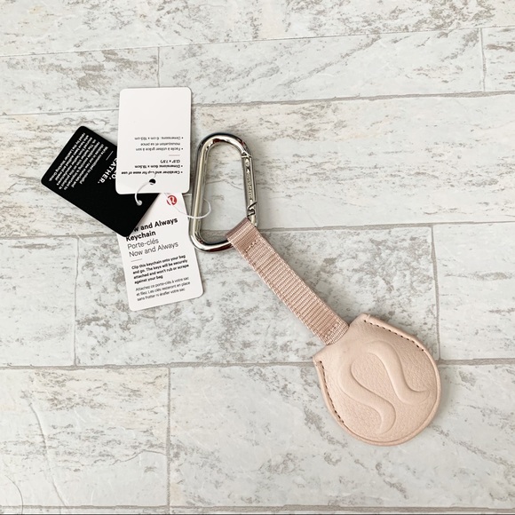 lululemon keychain wallet tiktok viewer